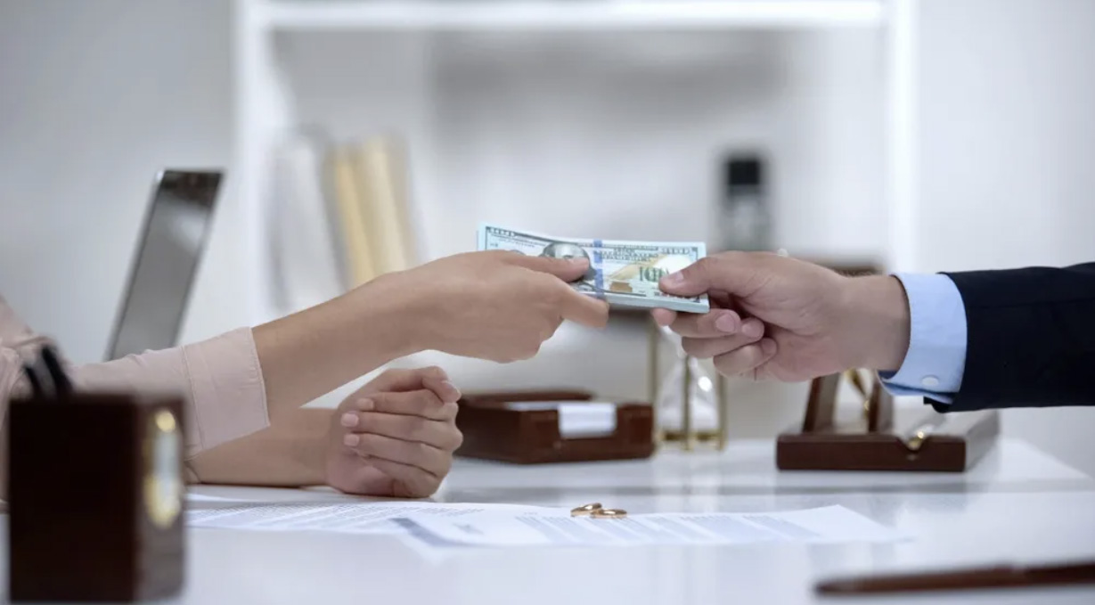 Compensación económica en el divorcio: qué es y cuándo corresponde